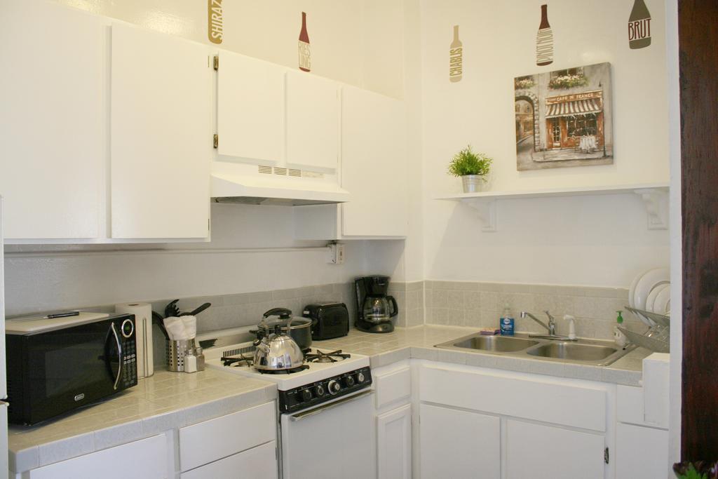 Ellison Suites Los Angeles Bagian luar foto