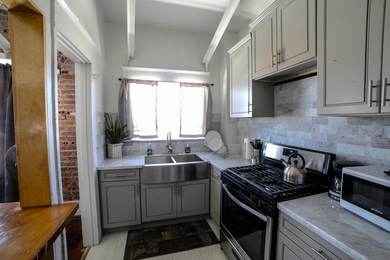 Ellison Suites Los Angeles Bagian luar foto